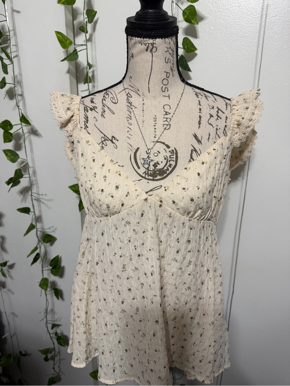Cream Floral Lace-Trim Babydoll Blouse